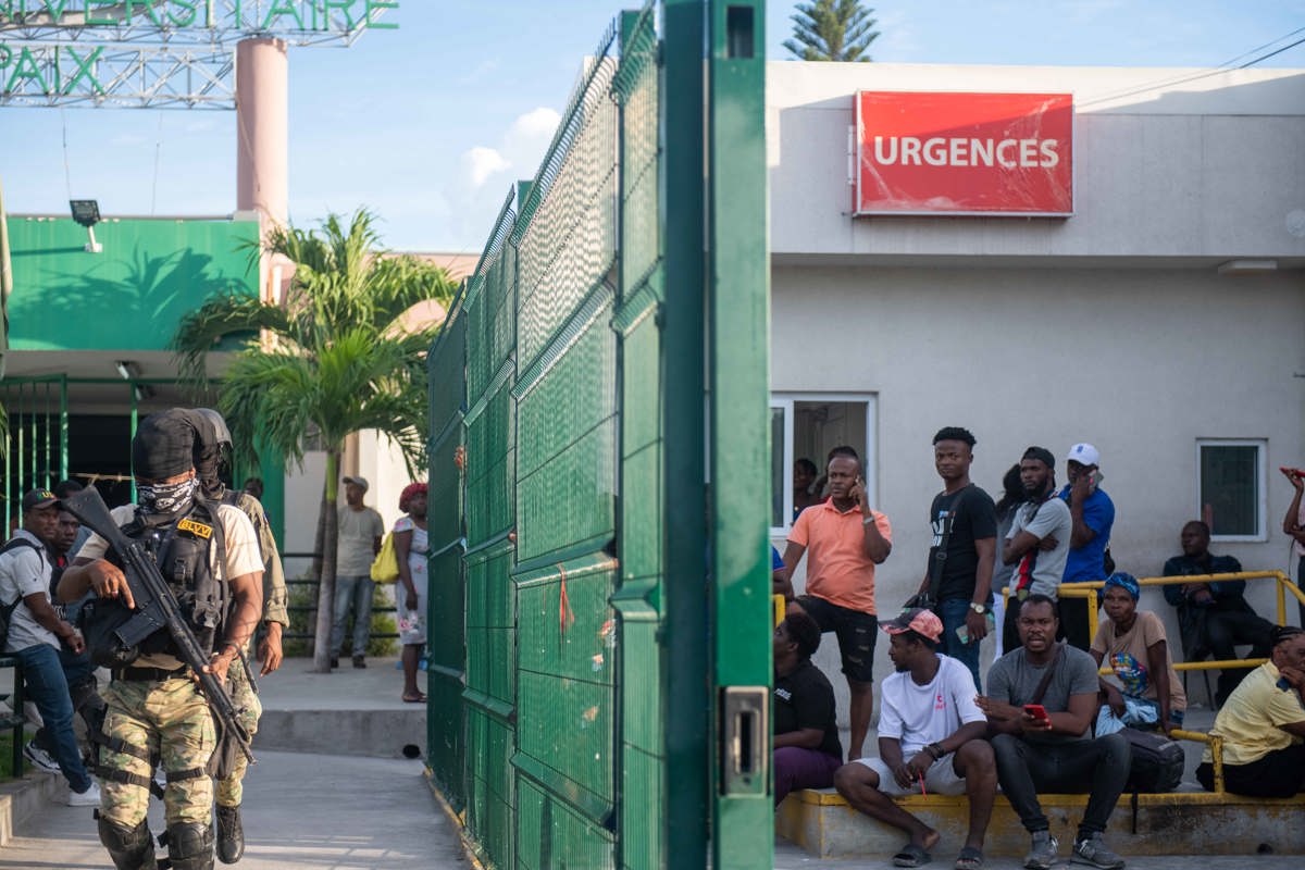 Bandas armadas atacaron el principal hospital público de Puerto Príncipe. Foto EFE.