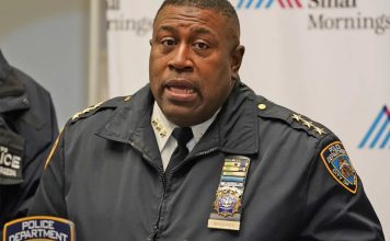 Renuncia el jefe de la Policía de Nueva York tras acusaciones de acoso sexual