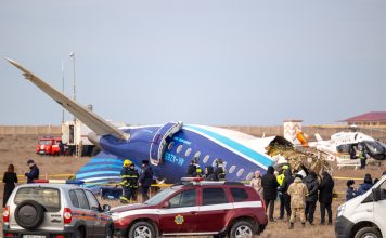 ¿Un misil ruso provocó la caída del avión en Kazajistán?