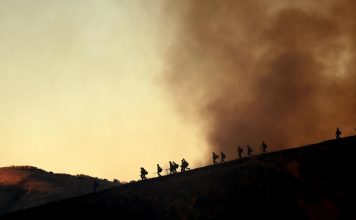 Los Ángeles: 10 muertos y más de 10.000 estructuras en cenizas por incendios