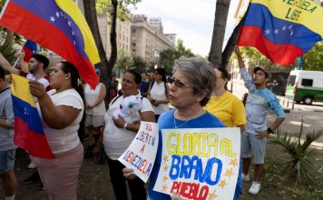 Venezolanos en Chile emplazan a Gabriel Boric a reconocer a Edmundo González como presidente electo de Venezuela