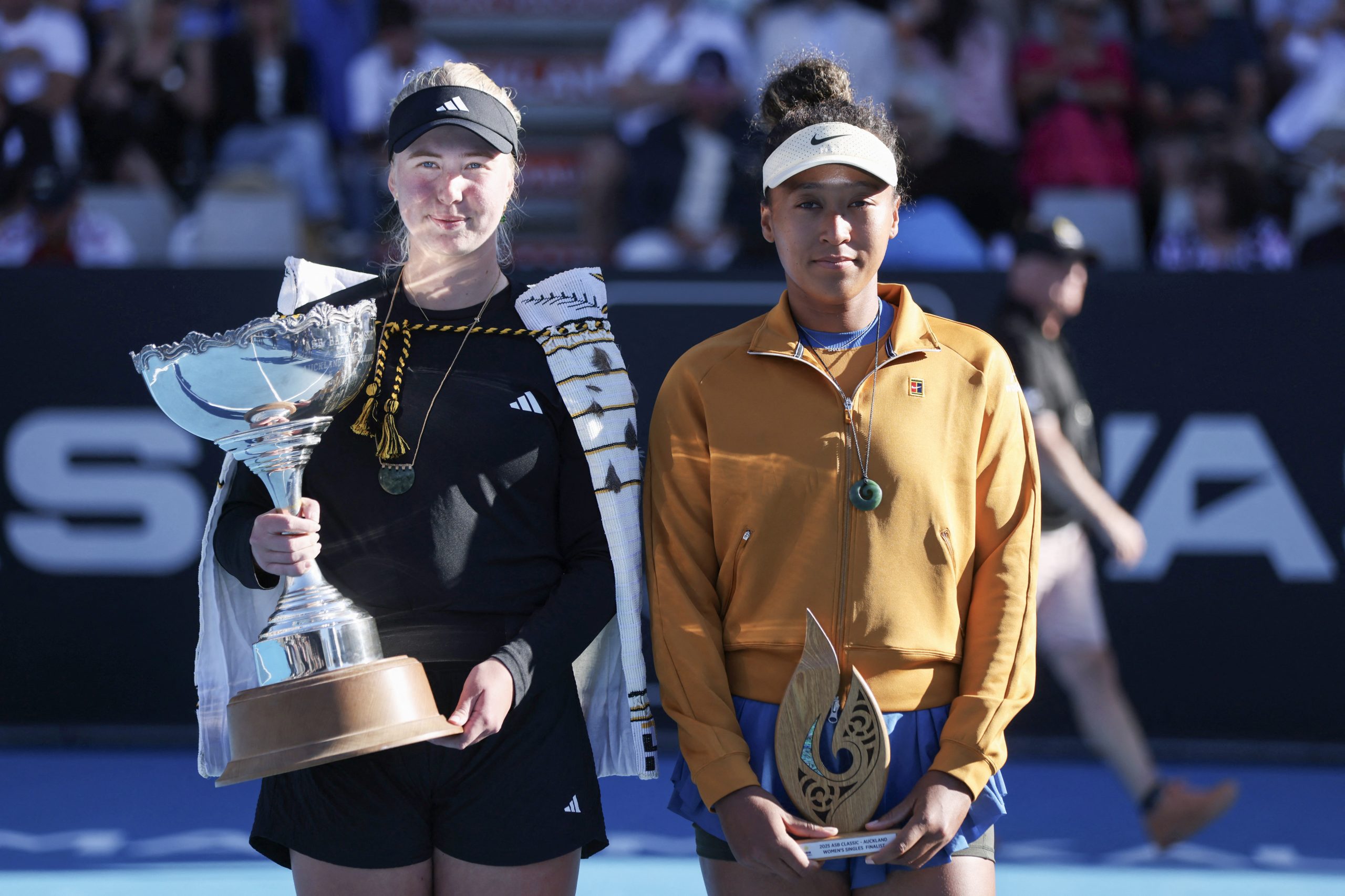 Naomi Osaka se lesiona y abandona la final en Aukland