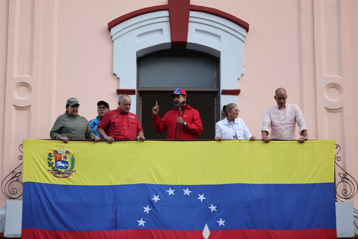 Maduro felicita a Lukashenko por su reelección