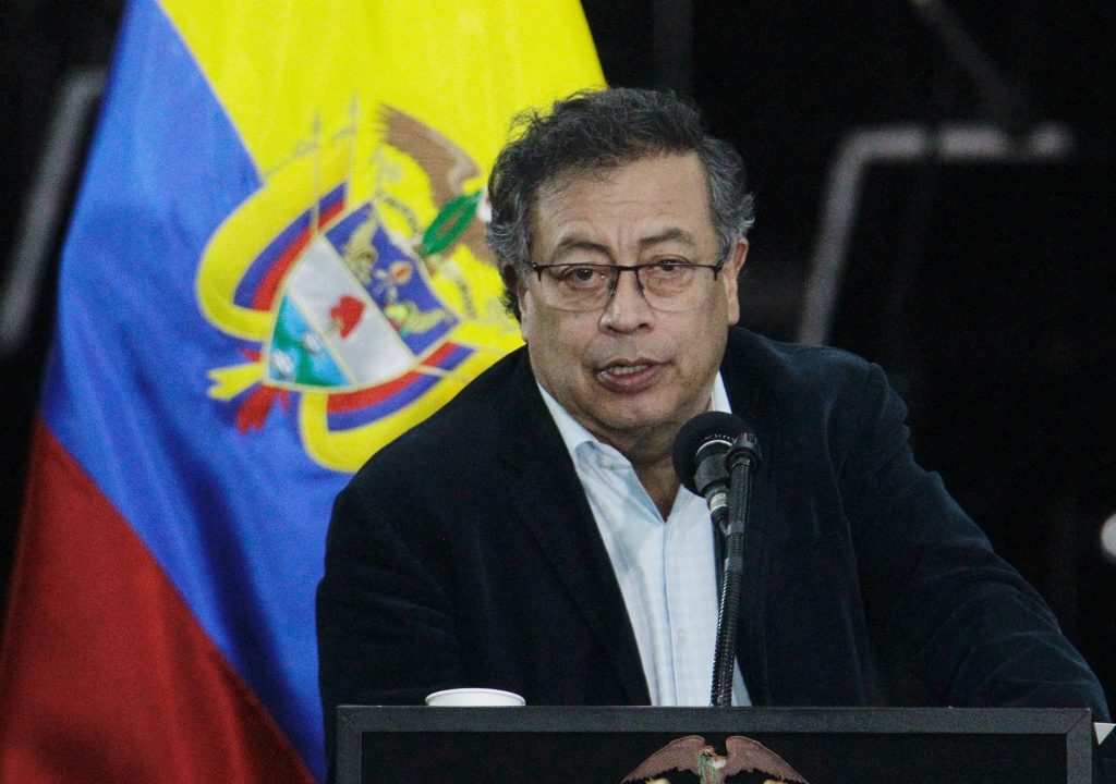 Gustavo Petro confirma que no asistirá a la "investidura" de Maduro