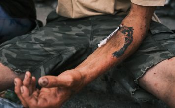 ¿Cuánto fue la disminución de muertes por sobredosis en 2024 en Estados Unidos?