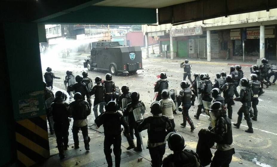 Control del orden público no debe castigar a manifestantes