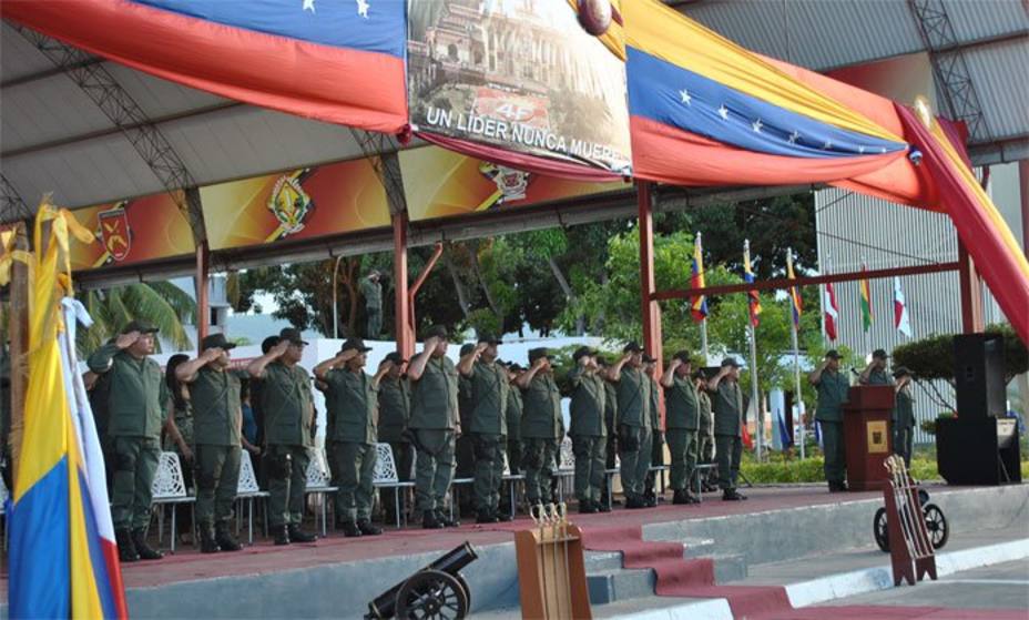 Denuncian que GNB entrega armas a colectivos en Lara