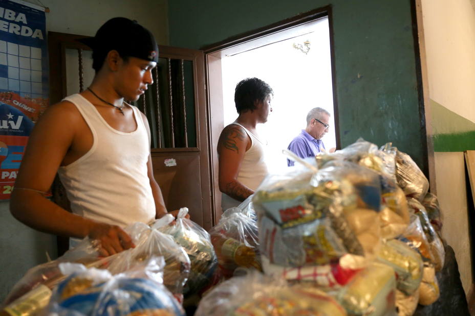 Denuncian que suspenderán CLAP a quienes toquen cacerolas en Caricuao