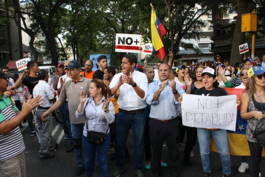 diputados-protestan-paraiso-contra-sentencias-del-tsj_89176.jpg