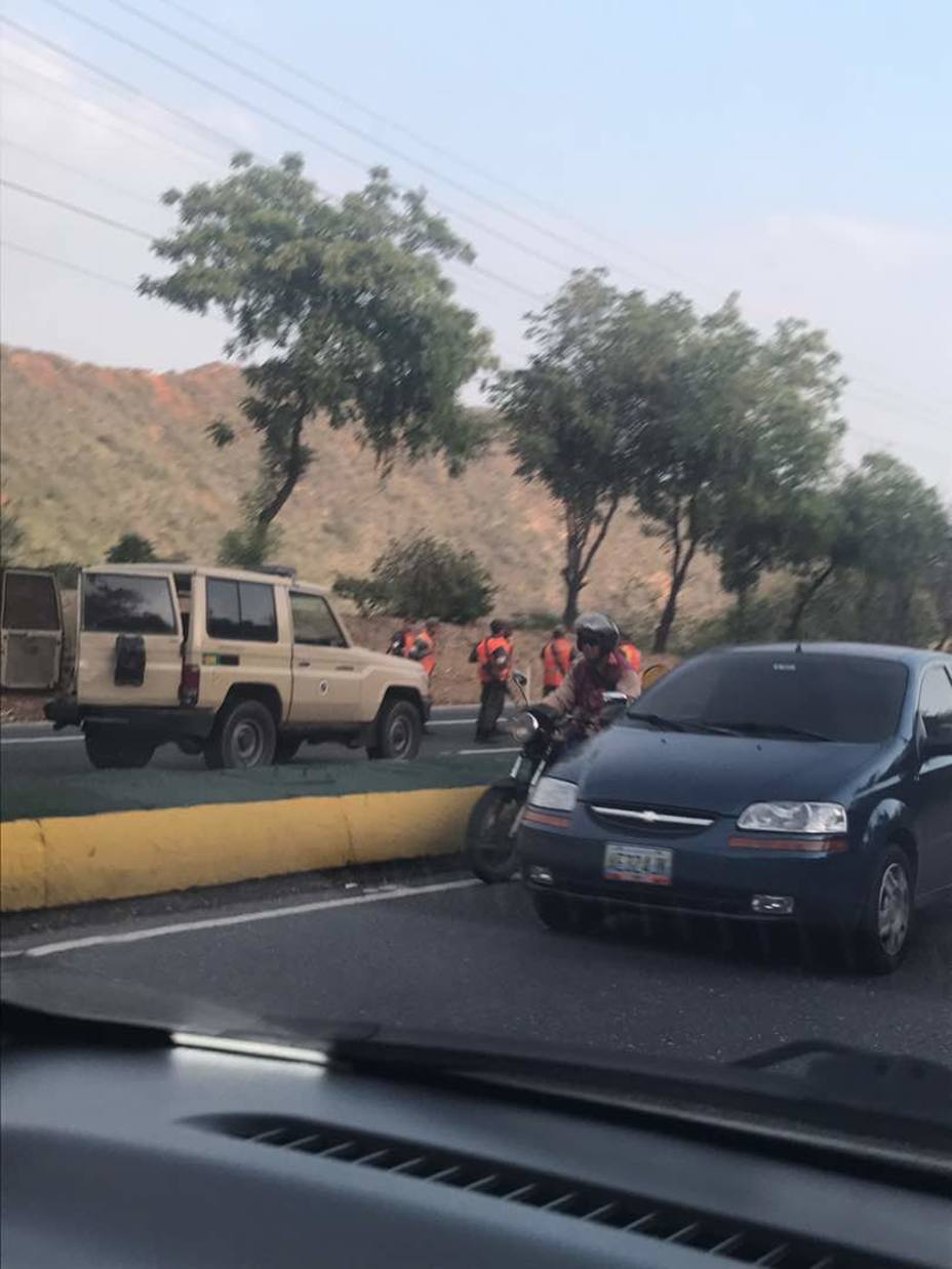 gnb-coloco-punto-control-autopista-caracas-la-guaira_178059.jpg