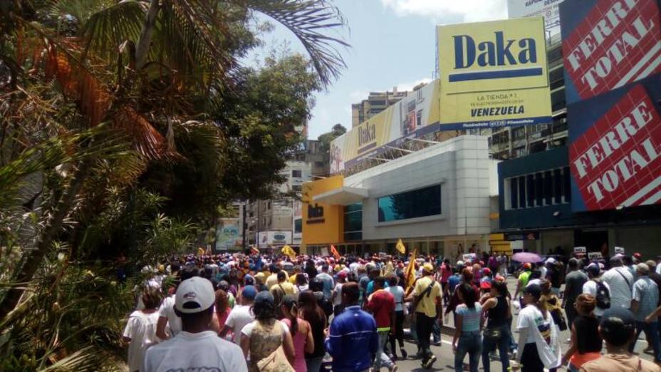 Gobierno volvió a trancar accesos a Caracas por marcha opositora