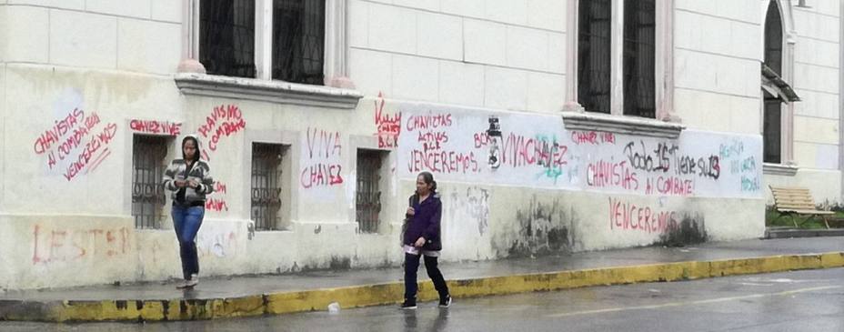 Iglesias merideñas fueron vandalizadas con grafitis oficialistas