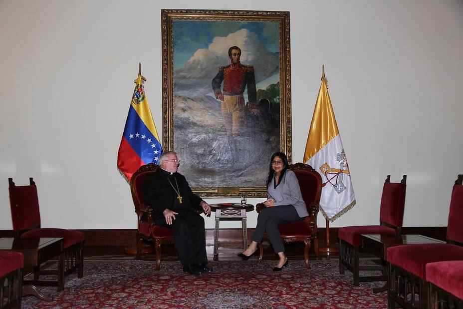 Nuncio se reunió con Delcy Rodríguez en la Casa Amarilla