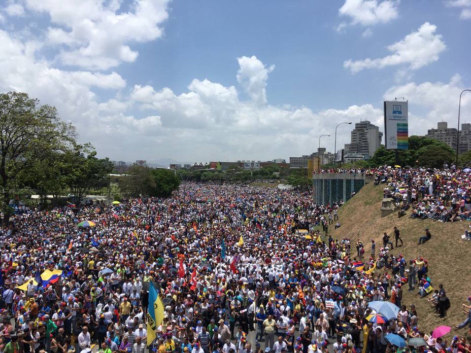 Oposición convocó a una movilización para este sábado