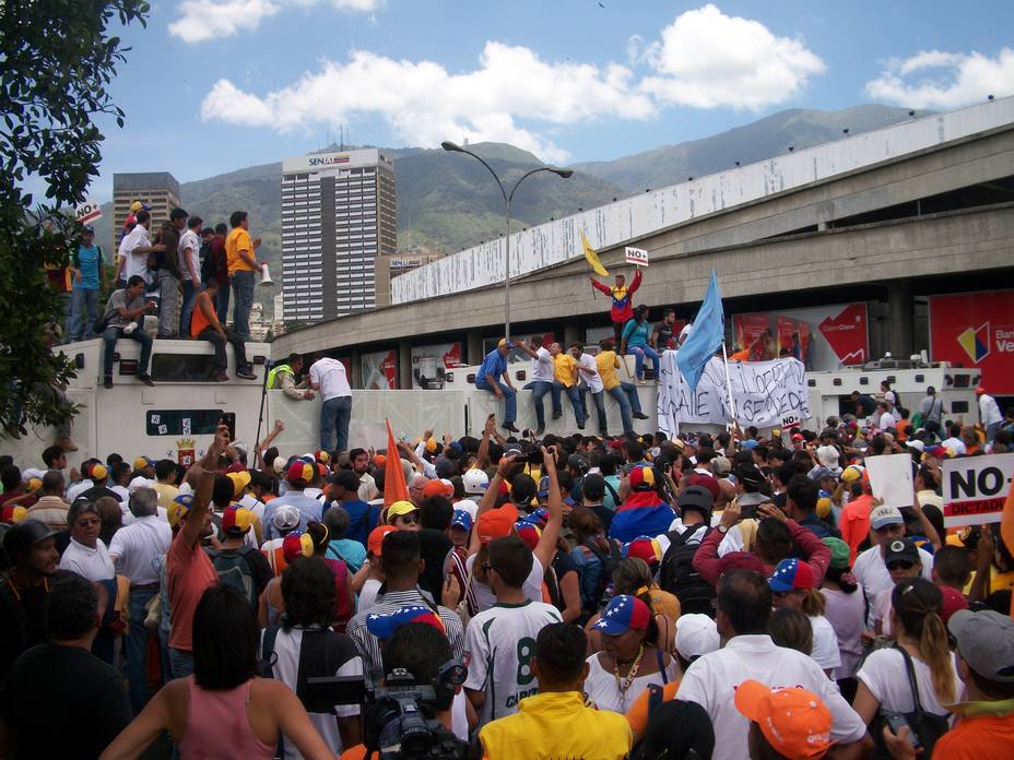 oposicion-marcha-este-sabado-para-exigir-respeto-constitucion_95969.jpg