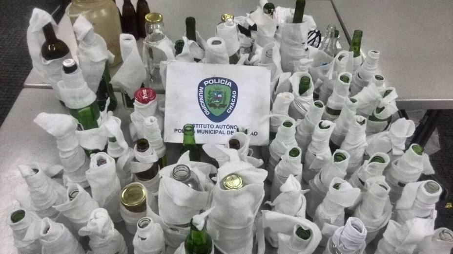 Polichacao descubrió botellas para fabricar bombas caseras