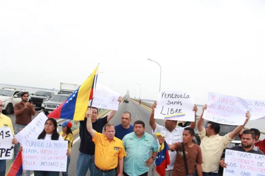 reportan-protesta-puente-del-lago-maracaibo_166291.jpg