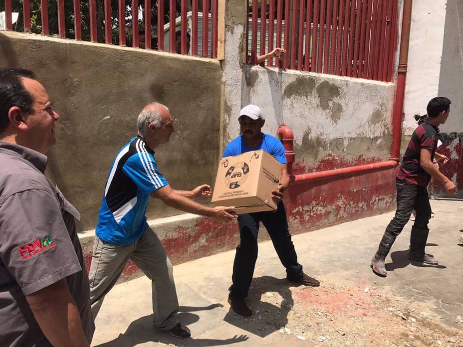 valle-caceroleo-sin-miedo-gobierno-cuando-les-llevo-cajas-comida_178594.jpg