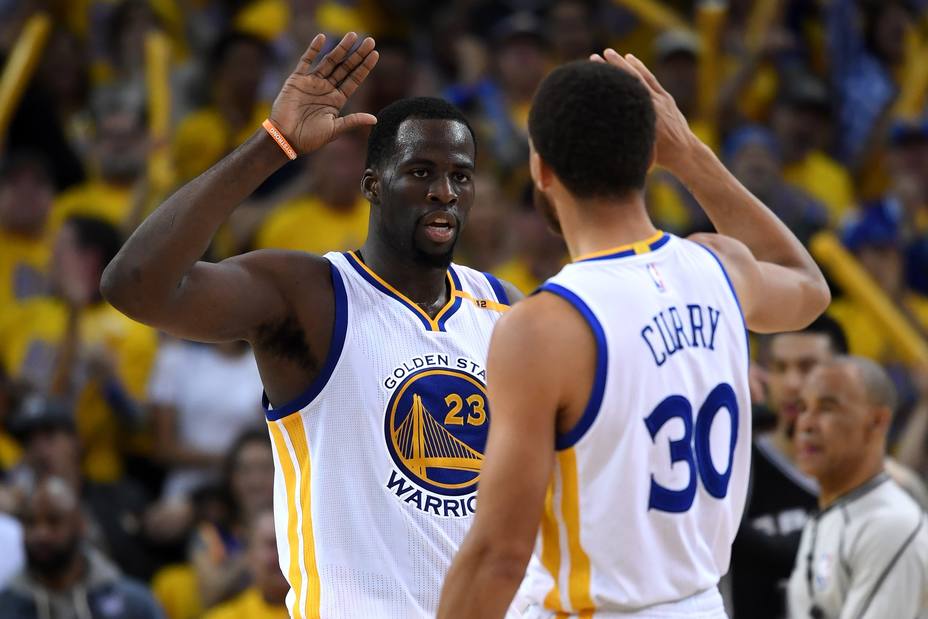 Los Warriors remontaron 20 puntos y se pusieron en ventaja 113-111