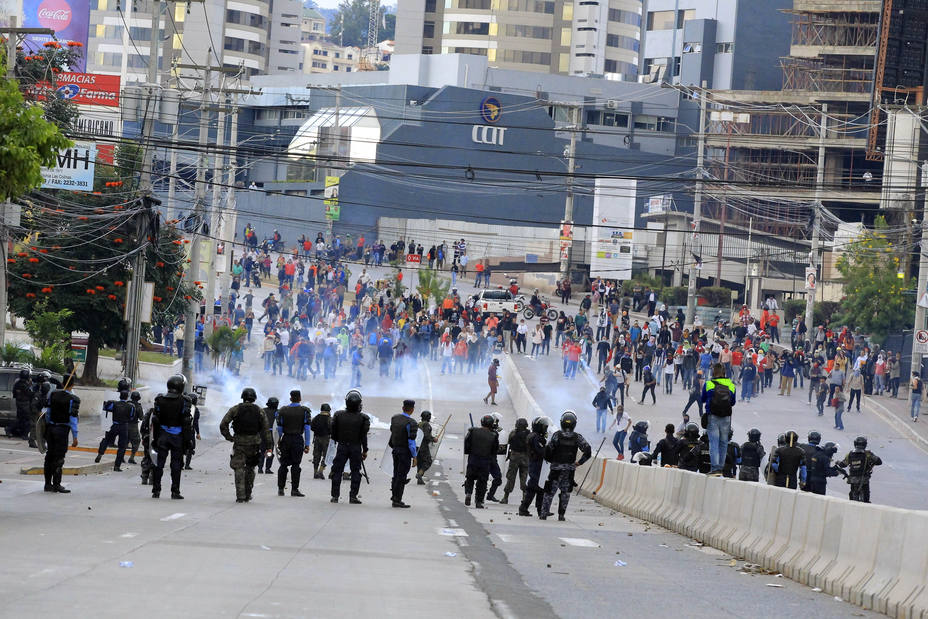 Protestan en Honduras a la espera de resultados electorales definitivos