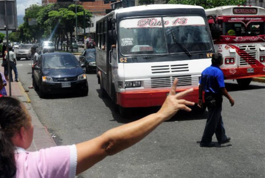 Conductores se reunirán este martes con el ministro de Transporte