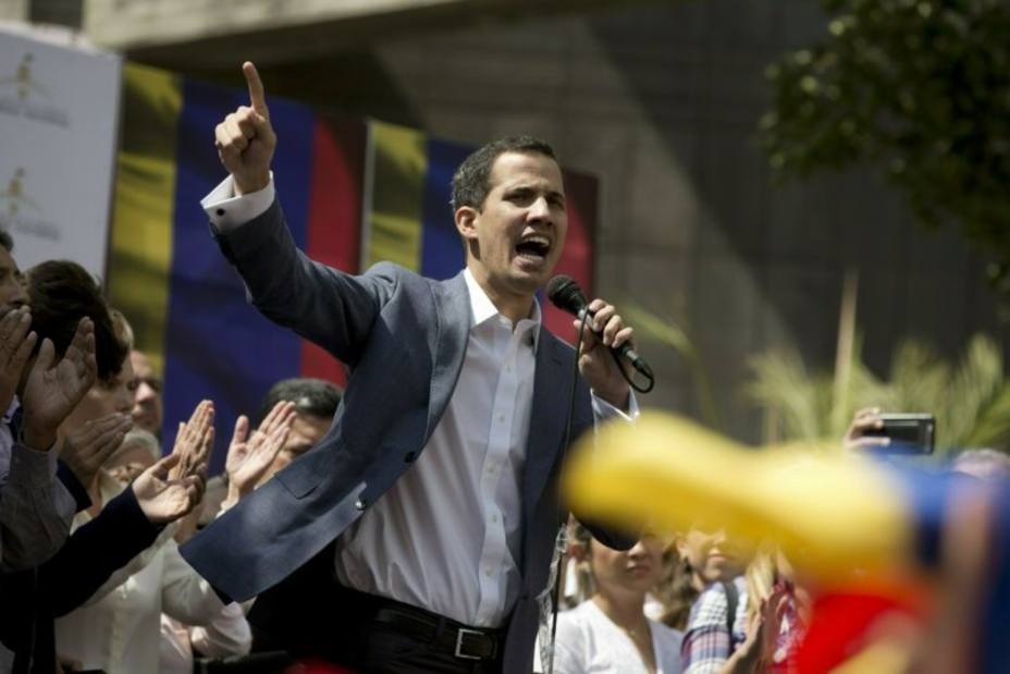 que-puede-pasar-guaido-tras-ser-inhabilitado-por-contraloria_276818.jpg