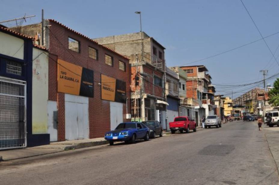 caduainco-los-negocios-vargas-han-cerrado-por-apagones_277733.jpg