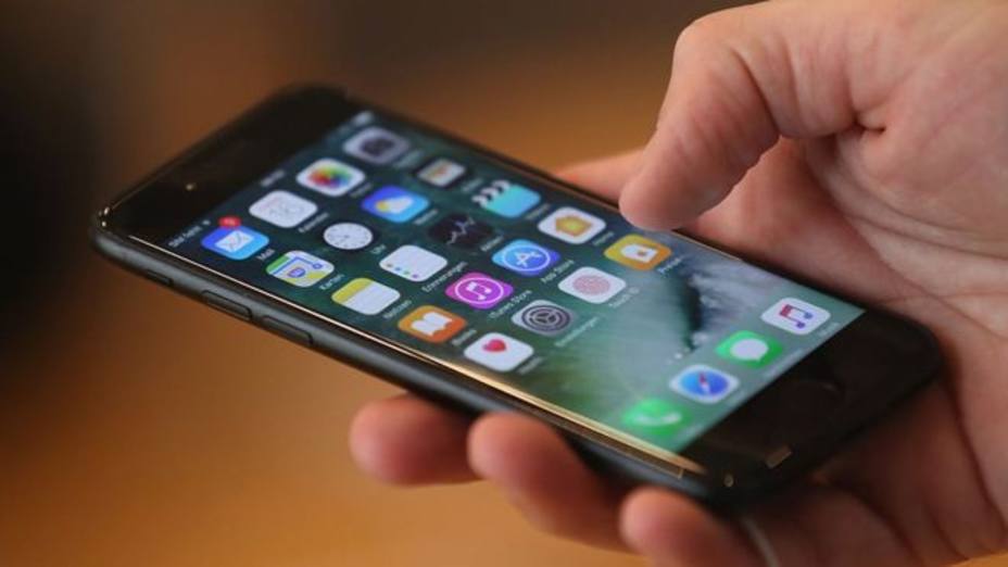 como-dos-estudiantes-chinos-usaron-iphones-falsos-para-estafar-us900000_278360.jpg
