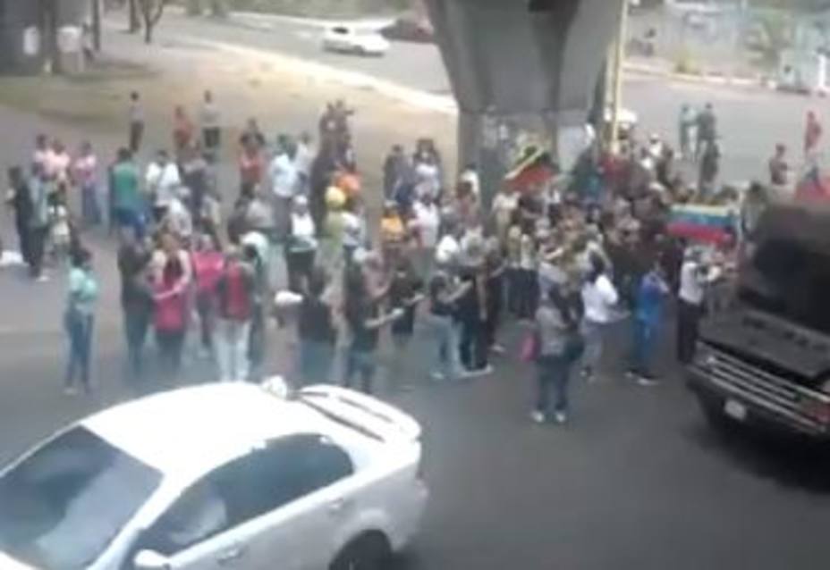 habitantes-caricuao-atendieron-llamado-operacion-libertad_278618.jpg