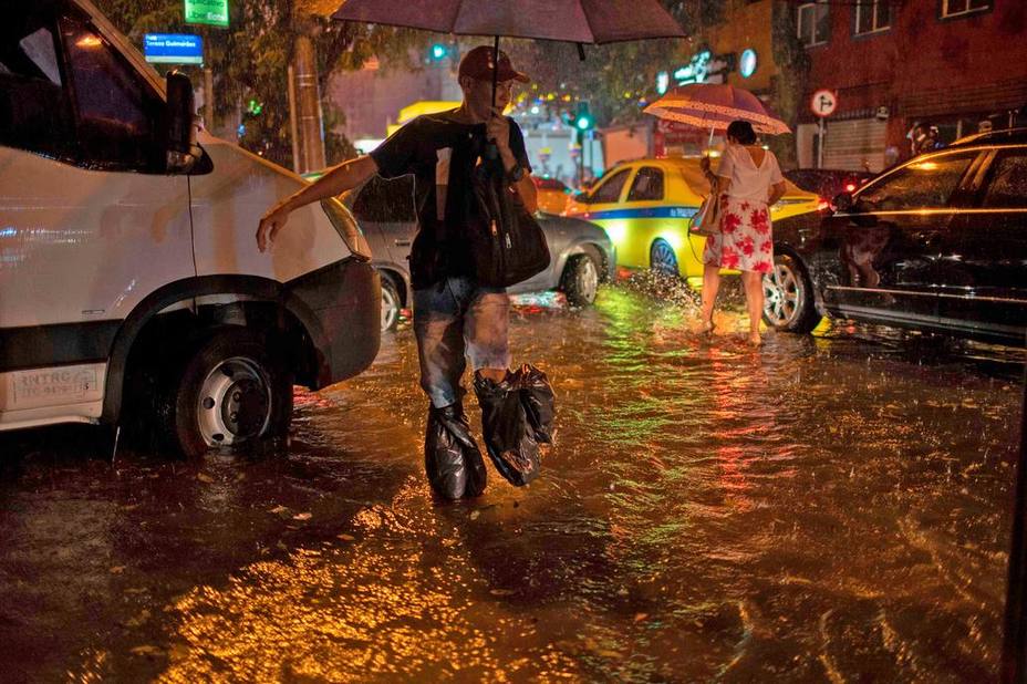 tres-muertos-causa-las-lluvias-rio-janeiro_278416.jpg