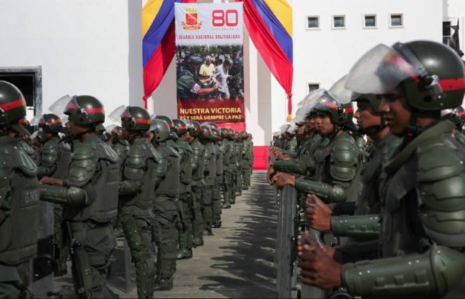 Expertos aseguran que lealtad del Ejército a Maduro es por supervivencia