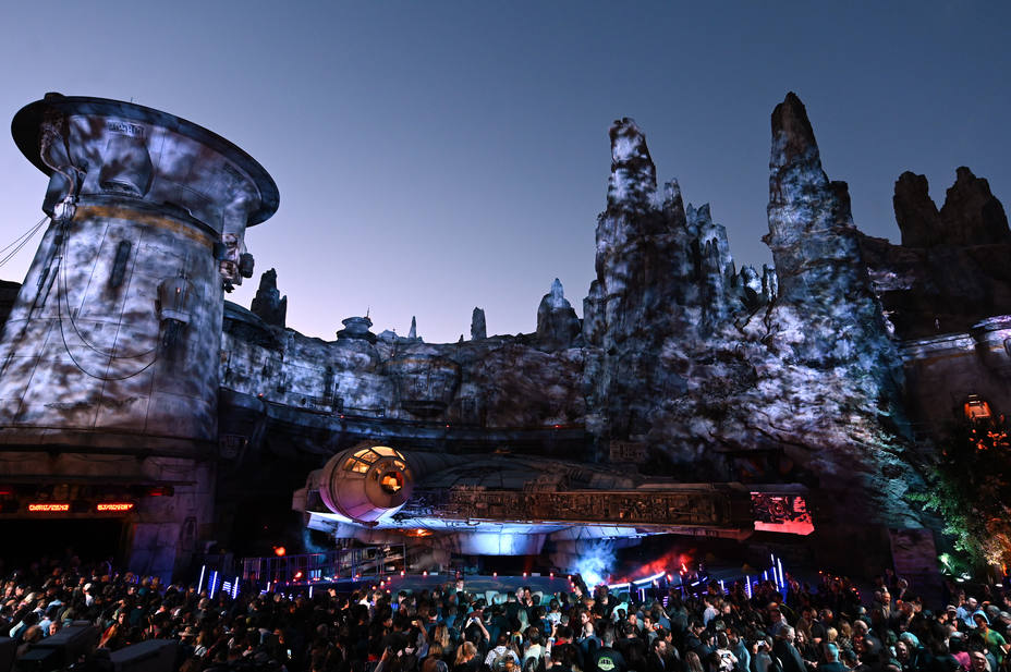 «Star Wars» abre parque temático en una galaxia nada lejana: Disneyland