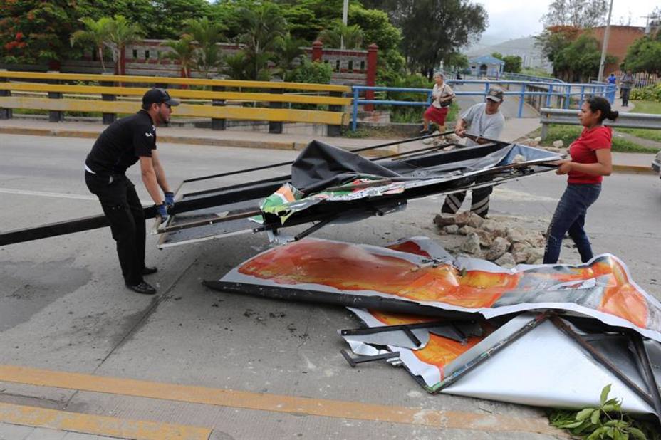 continuan-las-protestas-promovidas-por-medicos-maestros-honduras_286096.jpg