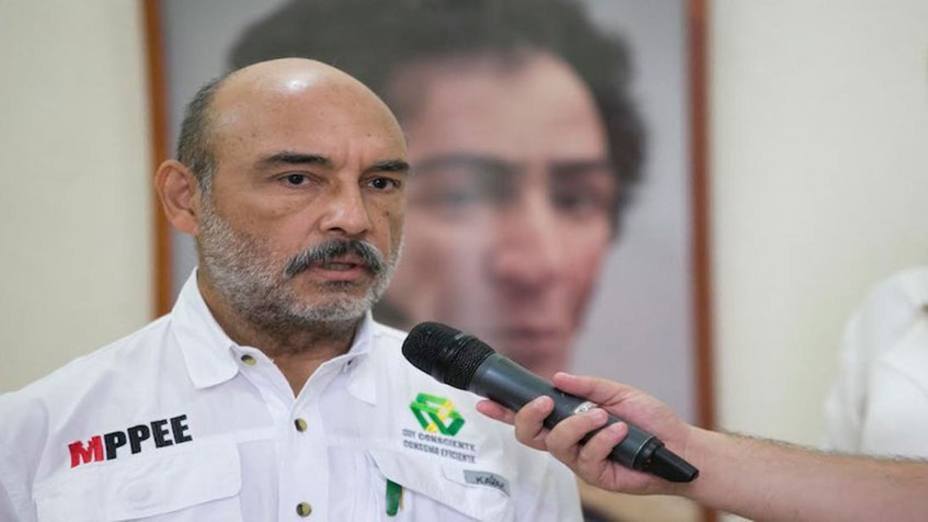 nicolas-maduro-designo-nuevo-ministro-energia-electrica_284518.jpg