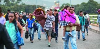 venezolanos planean irse del país