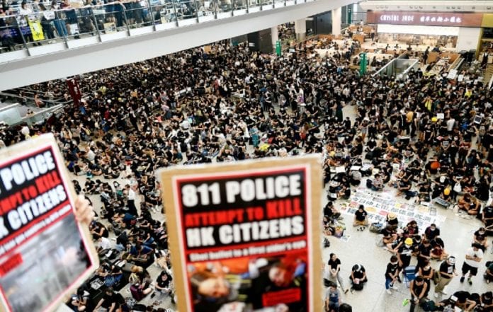 Cancelan vuelos en Hong Kong por manifestación