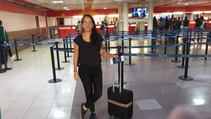 Prohíben salir de Cuba a la periodista Luz Escobar