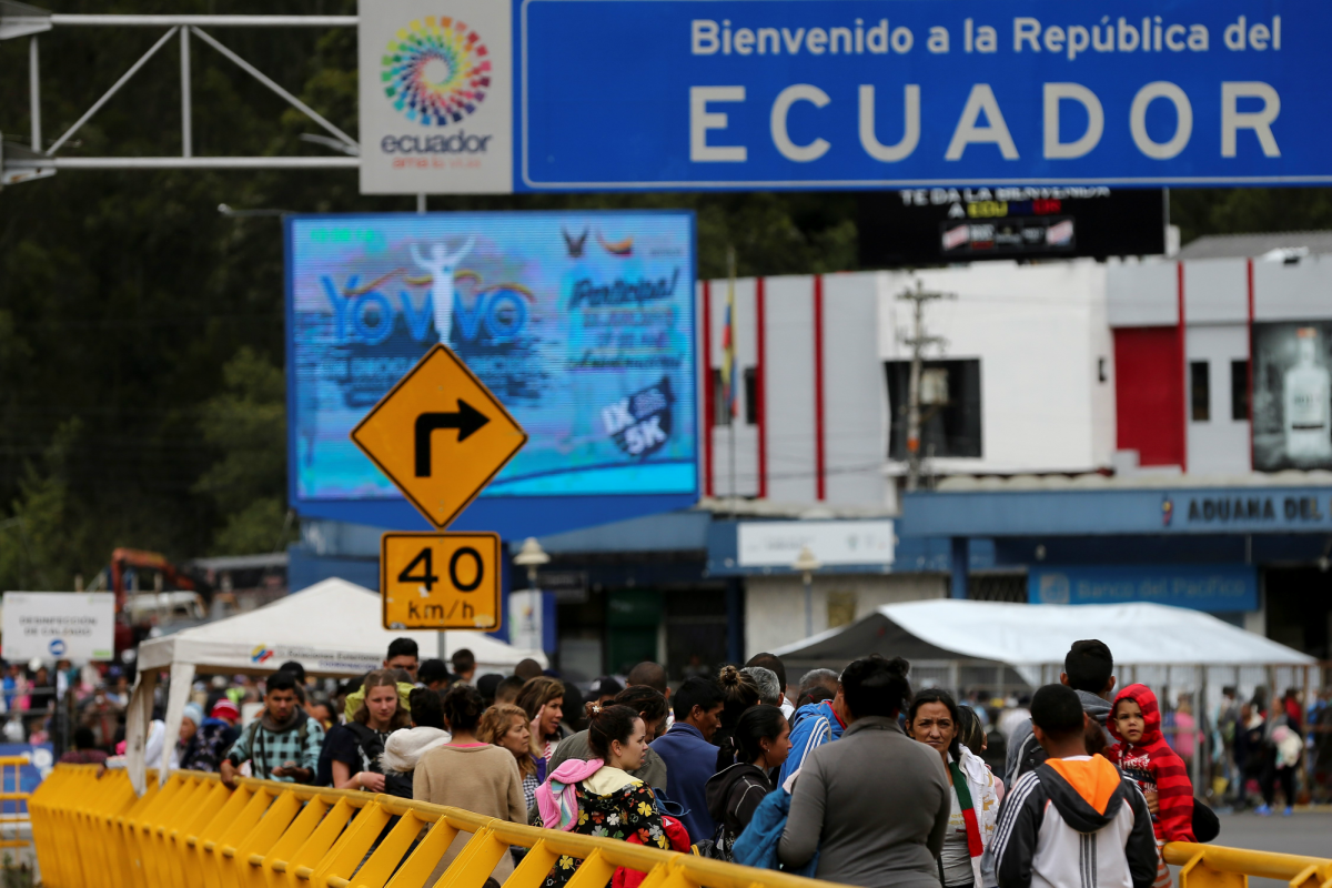 Venezolanos con visado para un tercer país podrán cruzar Ecuador