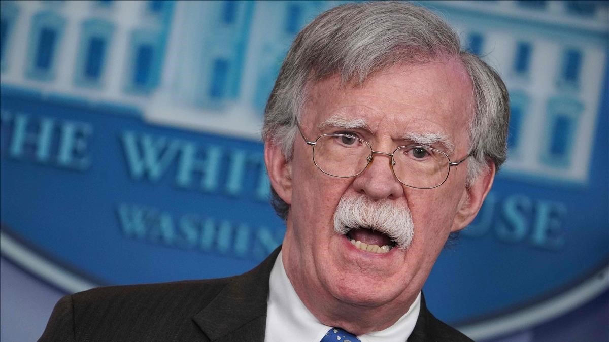 John Bolton, listo para testificar en el juicio contra Donald Trump