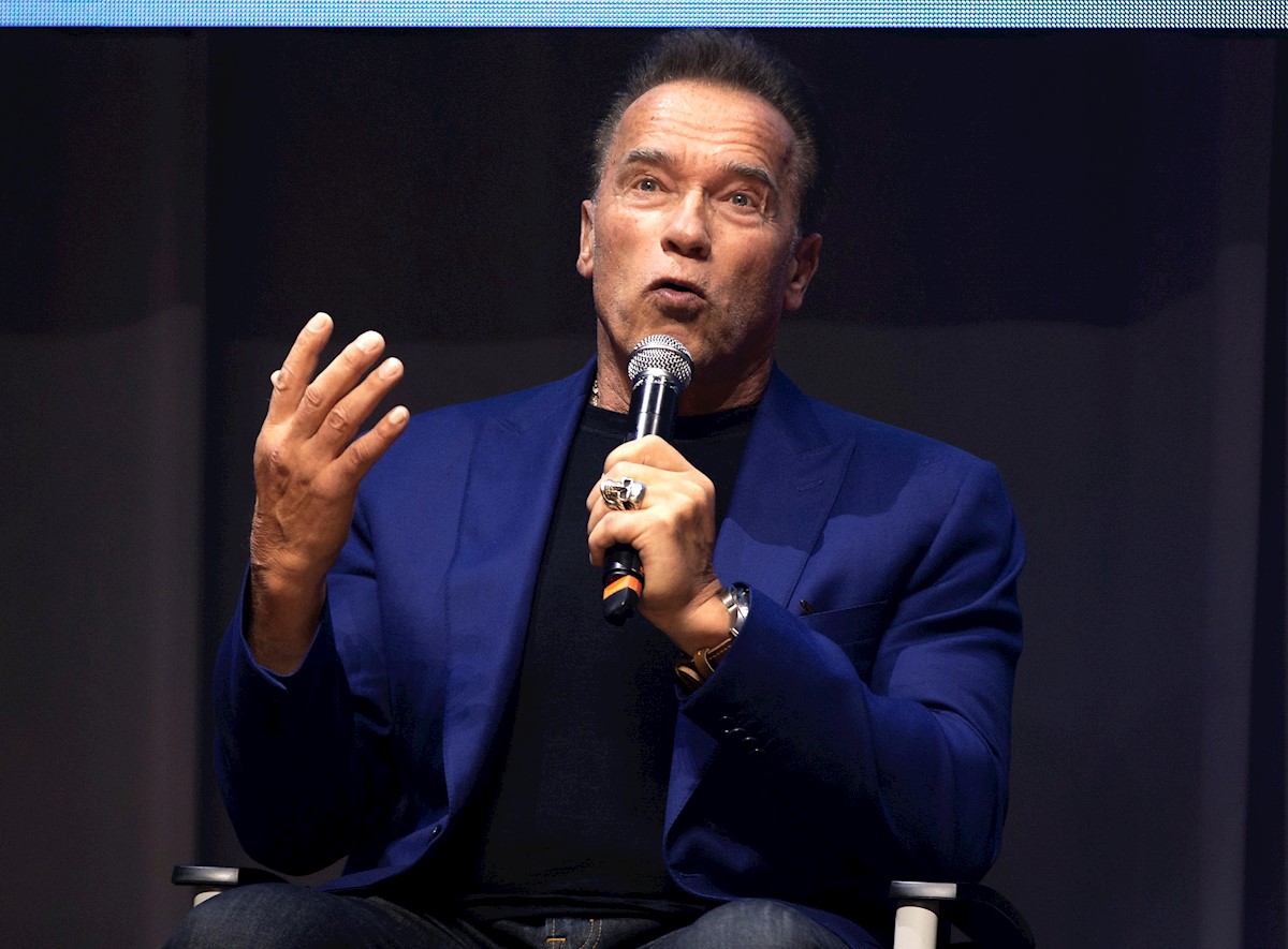 Schwarzenegger subasta arte y regalos de famosos para su lucha por el clima