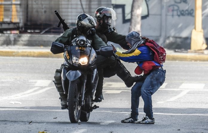 Guaidó ratificó la Convención contra la Tortura: En Venezuela se han registrado 72 casos