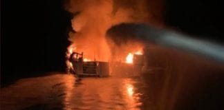 Se incendió un barco de buceo y hay al menos 30 desaparecidos
