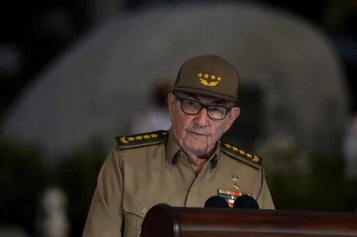 suspenden Twitter Raúl Castro