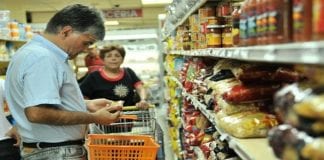 La canasta básica de alimentos subió en marzo a 554,26 dólares, según Cendas-FVM