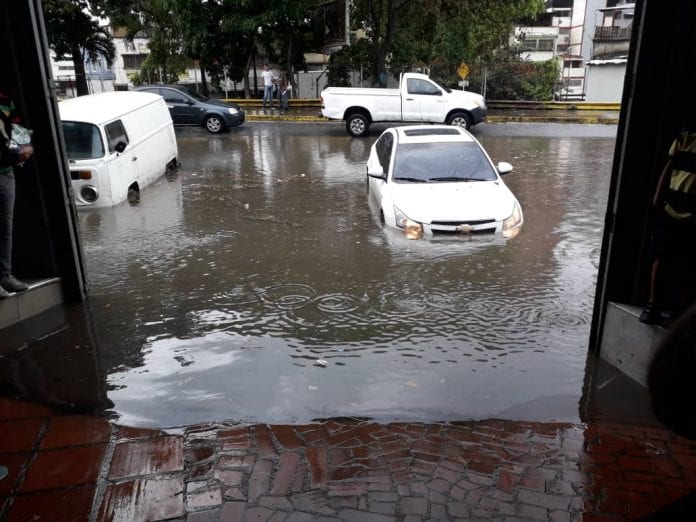 Inundaciones Y Arboles Caídos Dejan Fuertes Lluvias En Caracas 1163