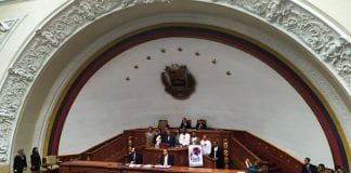 Familiares de Edmundo Rada en la Asamblea Nacional