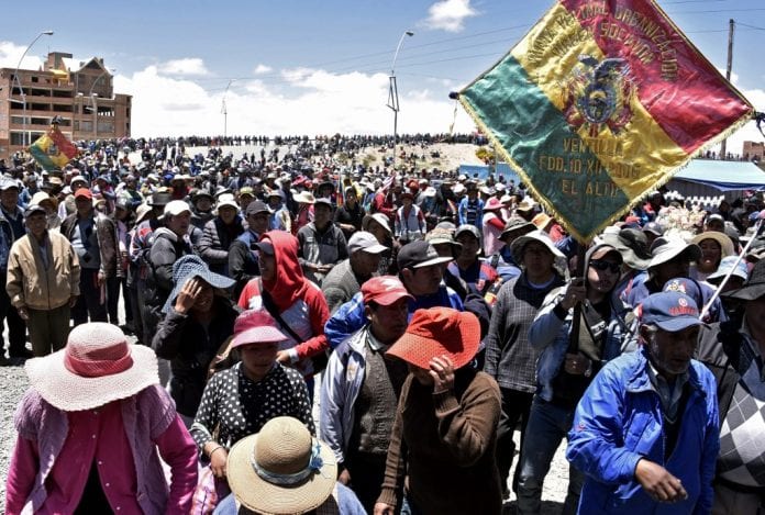 Morales considera tener “derecho” a ser candidato, pero renunciaría por la paz en Bolivia