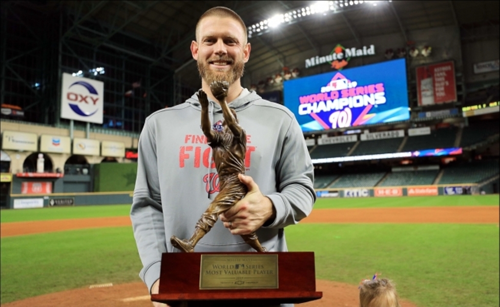 Stephen Strasburg rechazó 100 millones de dólares de los Nacionales