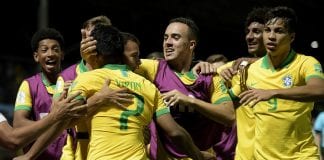 Brasil pasa a octavos de final