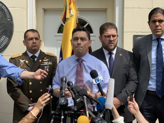 El embajador de Venezuela en Estados Unidos, Carlos Vecchio